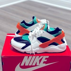 Men’s 10.5 Nike Air Hurache